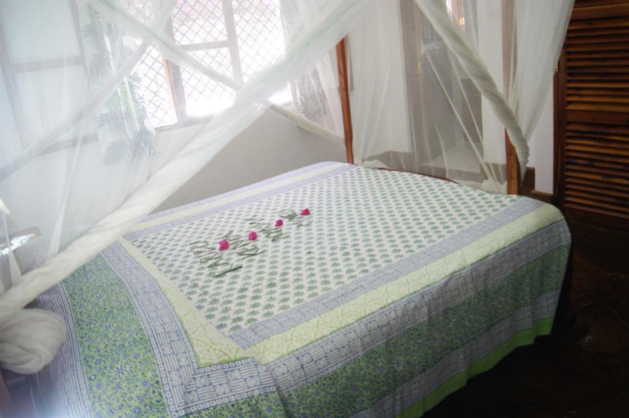 Luciano & Grace Apartments Watamu Exteriör bild