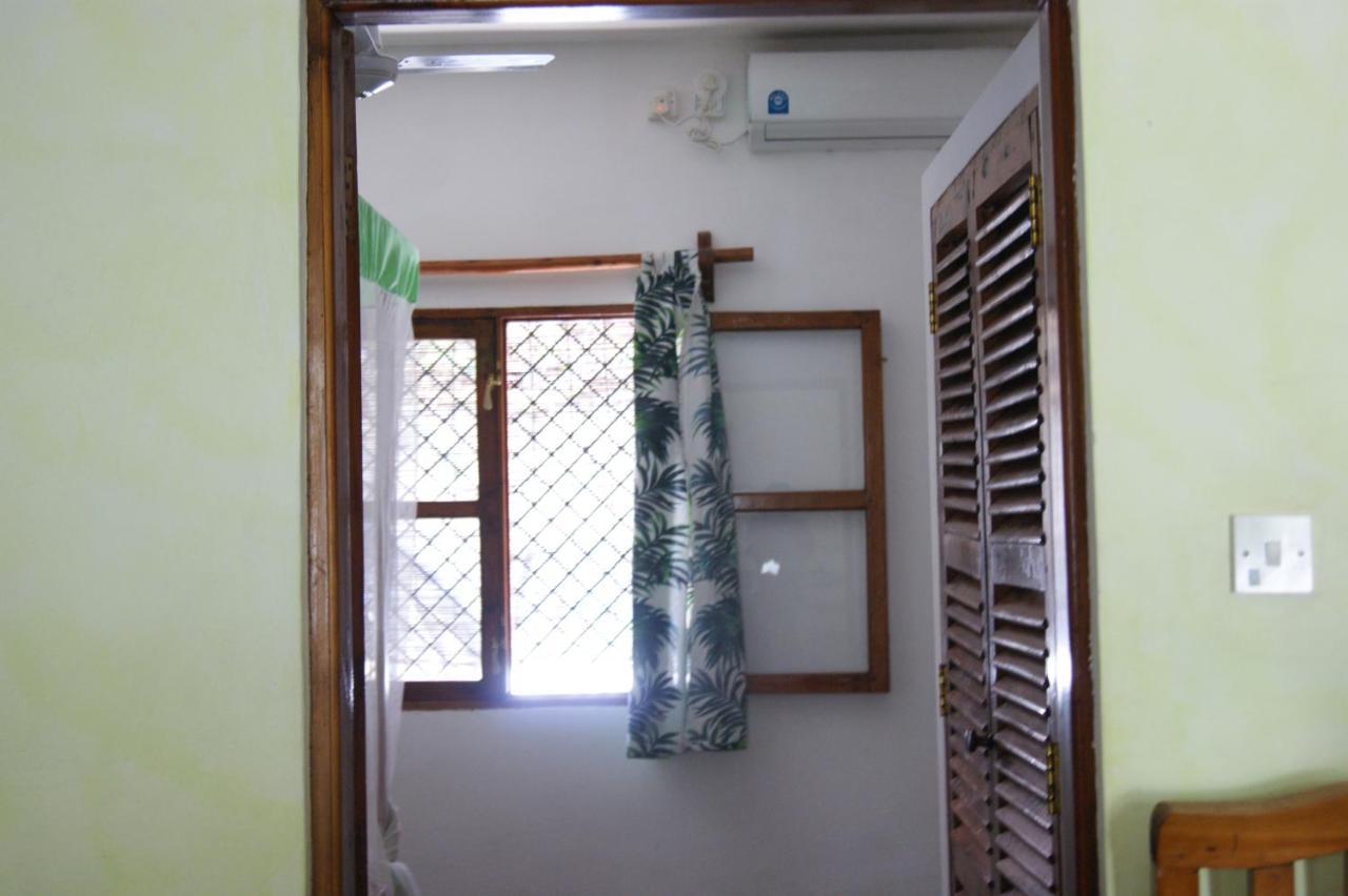 Luciano & Grace Apartments Watamu Exteriör bild