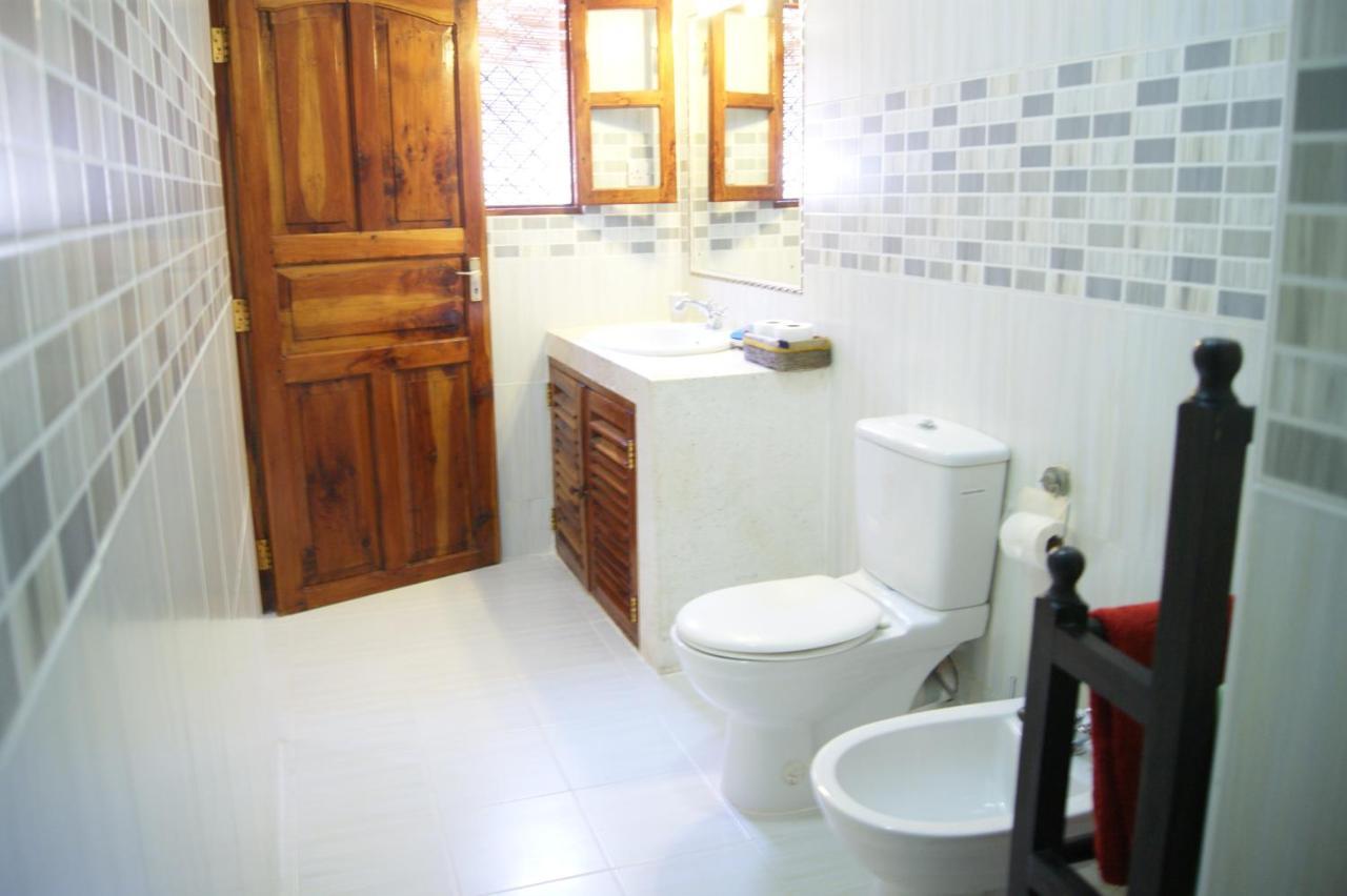 Luciano & Grace Apartments Watamu Exteriör bild