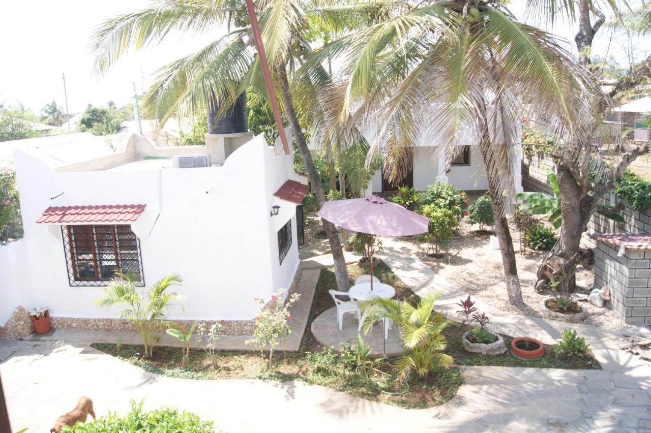 Luciano & Grace Apartments Watamu Exteriör bild