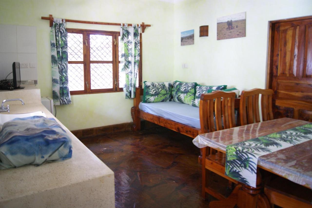 Luciano & Grace Apartments Watamu Exteriör bild