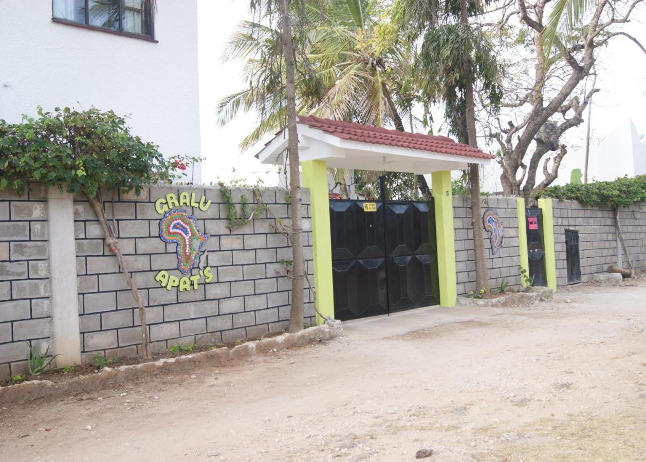 Luciano & Grace Apartments Watamu Exteriör bild