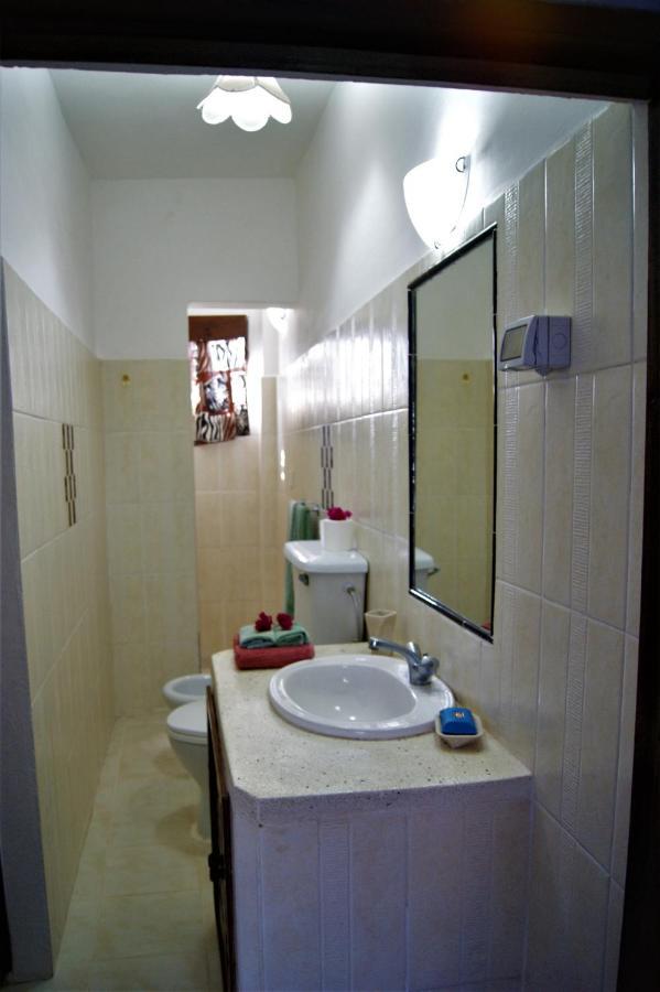 Luciano & Grace Apartments Watamu Exteriör bild