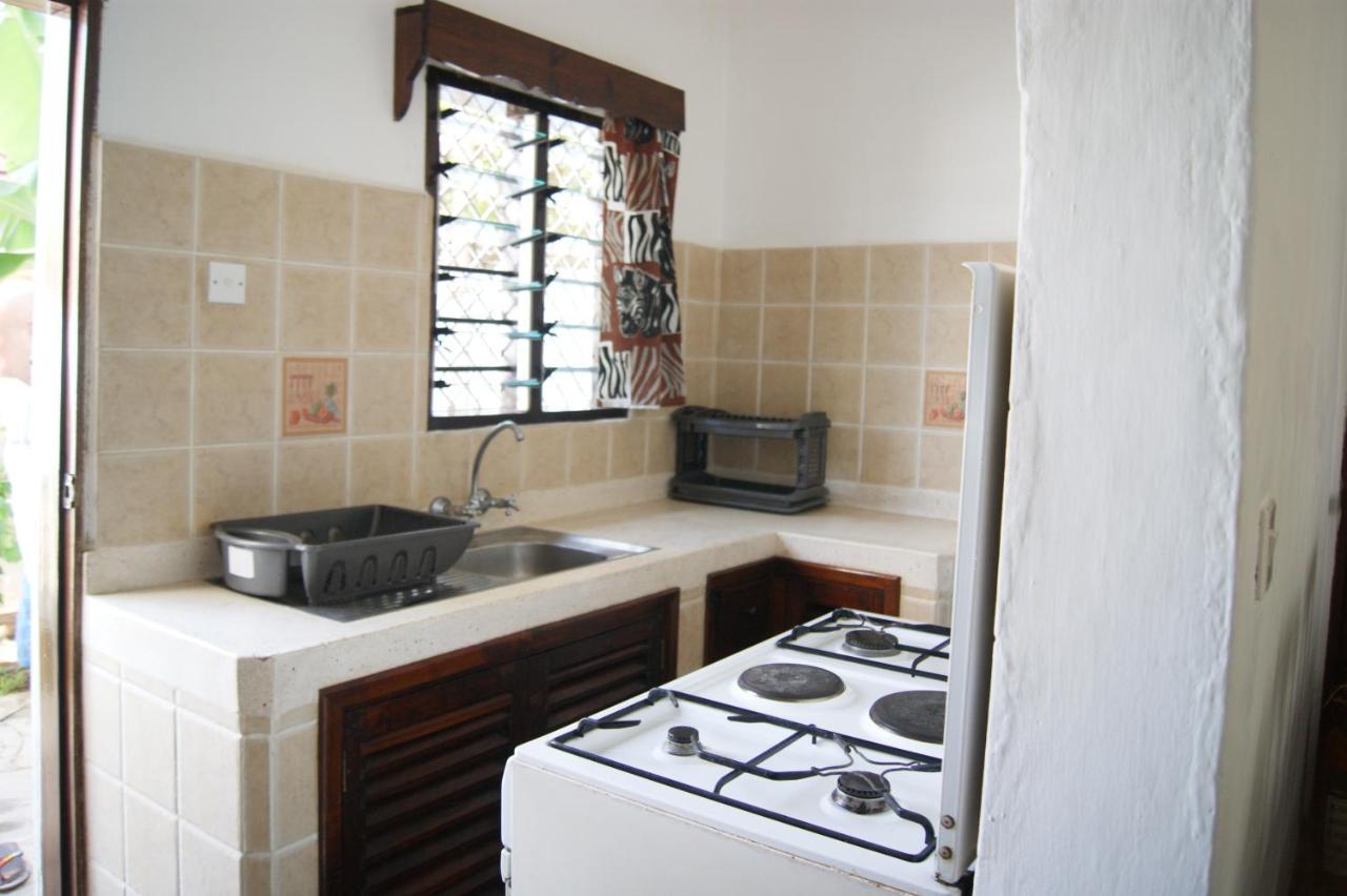 Luciano & Grace Apartments Watamu Exteriör bild
