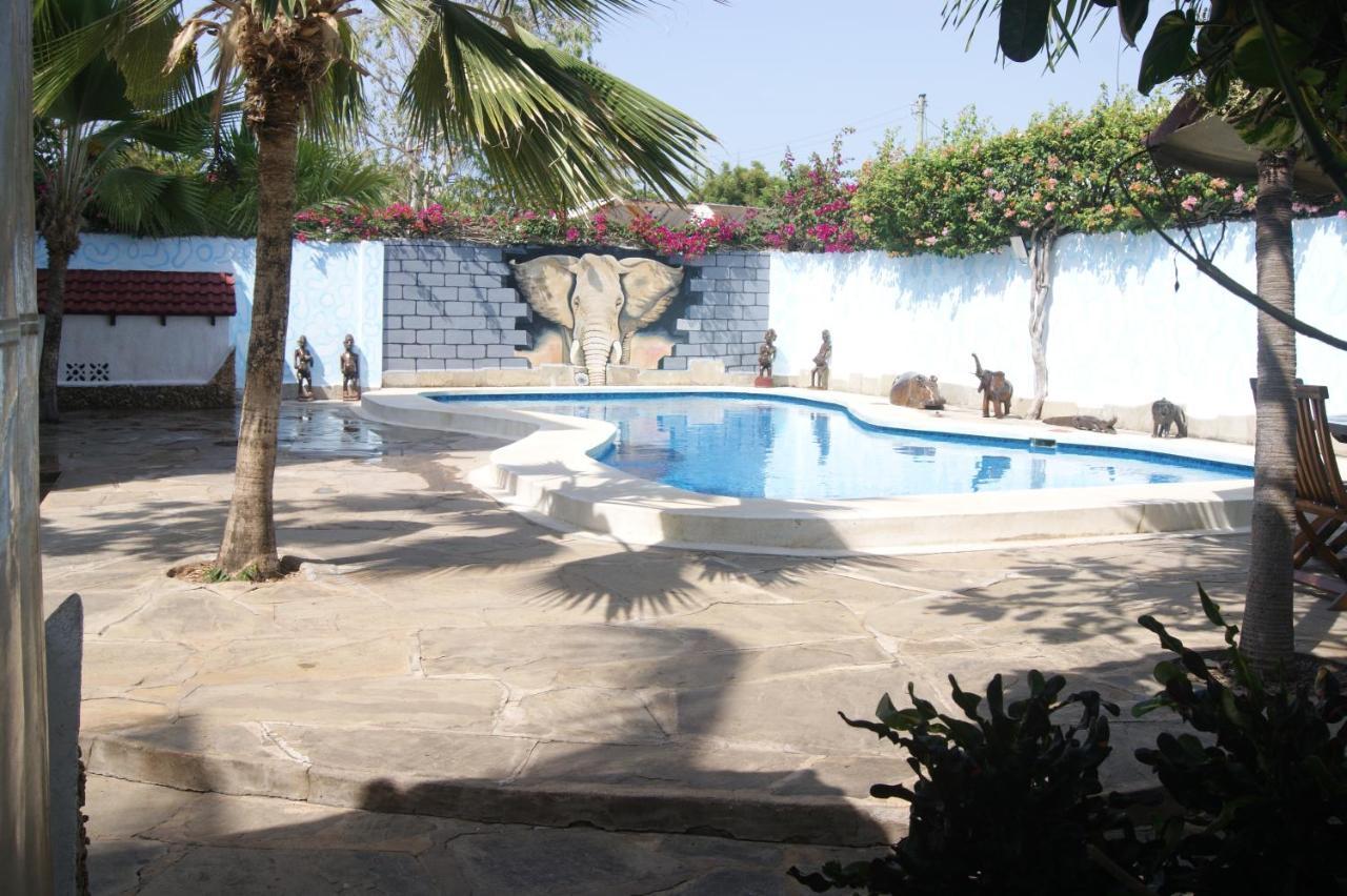 Luciano & Grace Apartments Watamu Exteriör bild