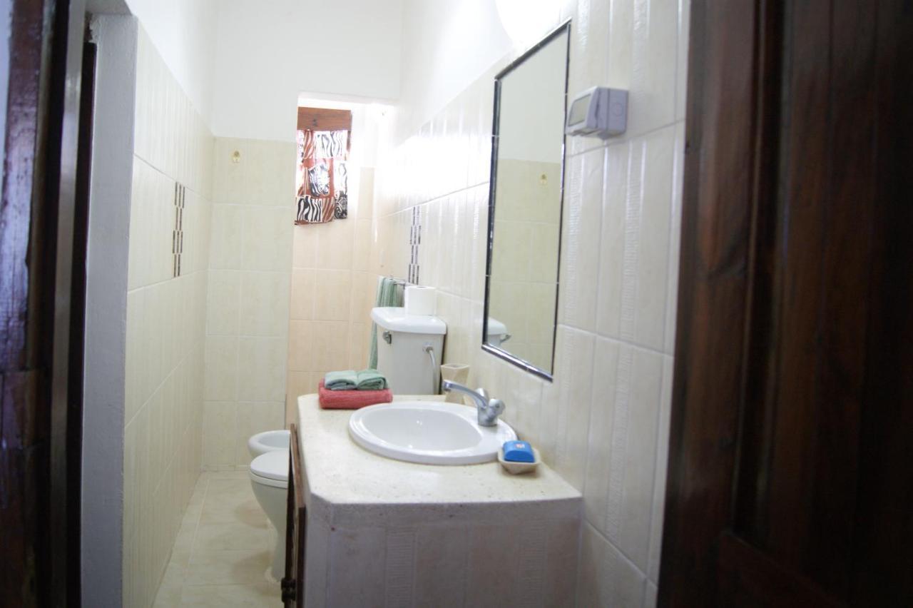 Luciano & Grace Apartments Watamu Exteriör bild